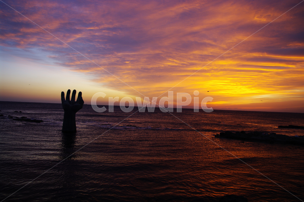 바다,하늘,구름,풍경,해맞이,일출,sunrise,호미곶,상생의손,랜드마크,landmark,랜드마크,landmark,tourist attraction,한국랜드마크,한국관광지,한국명소,korea landmark,korea tourist attraction,조각상,동상,석상,조형물,statue,bronze statue,stone statue