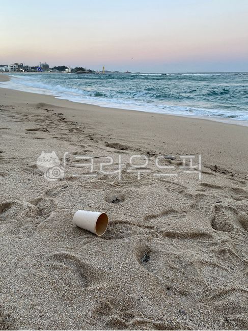 coastline,sea trash,nature,environmental protection,zero waste,water,sea,trash,coast,Pollution,Coast,Beach,ocean,outdoors,sea pollution,beach,shoreline