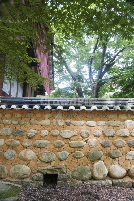사진,단독사진,디자인,소스,포토,사진자료,배경,배경사진,풍경,한국,전통,민속,사찰,절,불교,종교,하늘,기와,기와집,푸른하늘,전통가옥,한옥,건축,건축물,건축양식,기와지붕,지붕,동양,벽,담,흙담,한국전통,한국문화,korean traditional,korean culture,건축물,건물외관,exterior,building,structure,architecture,construction