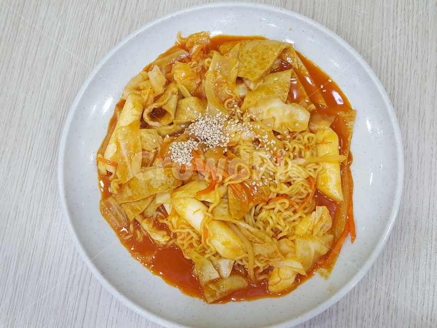 라볶이,떡볶이,간식,요리,한국음식,쌀떡,음식,food,cook,foodreserves,한식,한국요리,koreanfood,koreandishes,koreanmeal,koreancook,음식,식재료,요리,food,cook,meal,dishes,food reserves