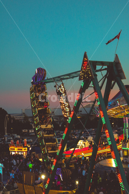 amusementpark,놀이공원,놀이기구,캐나다,canada,바이킹,nightsight,놀이공원,놀이동산,놀이터,amusement park,playground,색깔,색상,색채,색감,color sense,color sensitivity,feeling of color