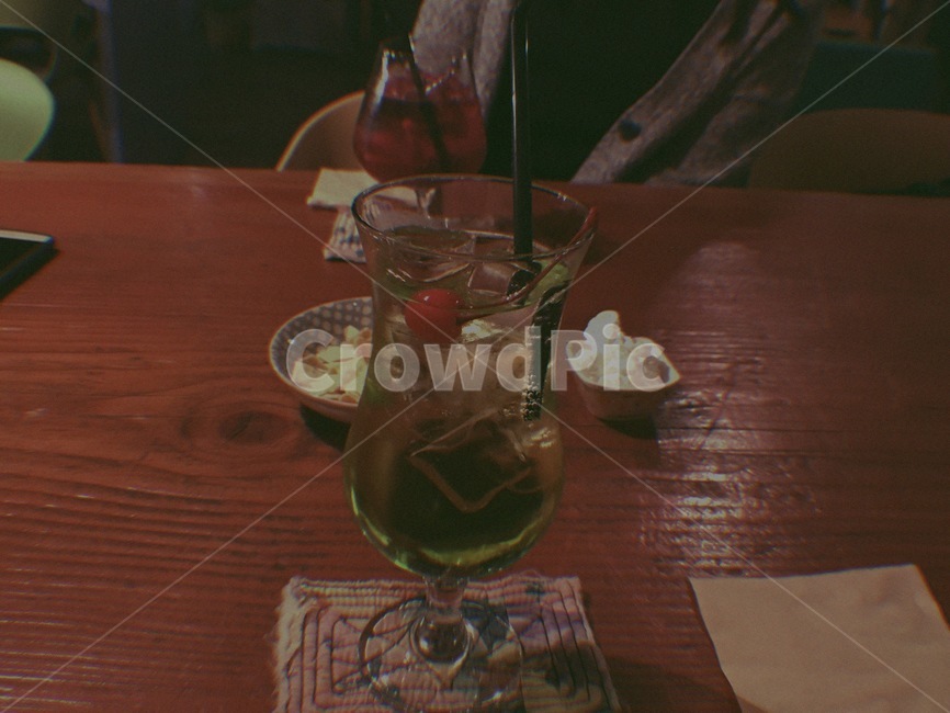 칵테일,유리병,얼음컵,바,카페,술,주류,alcohol