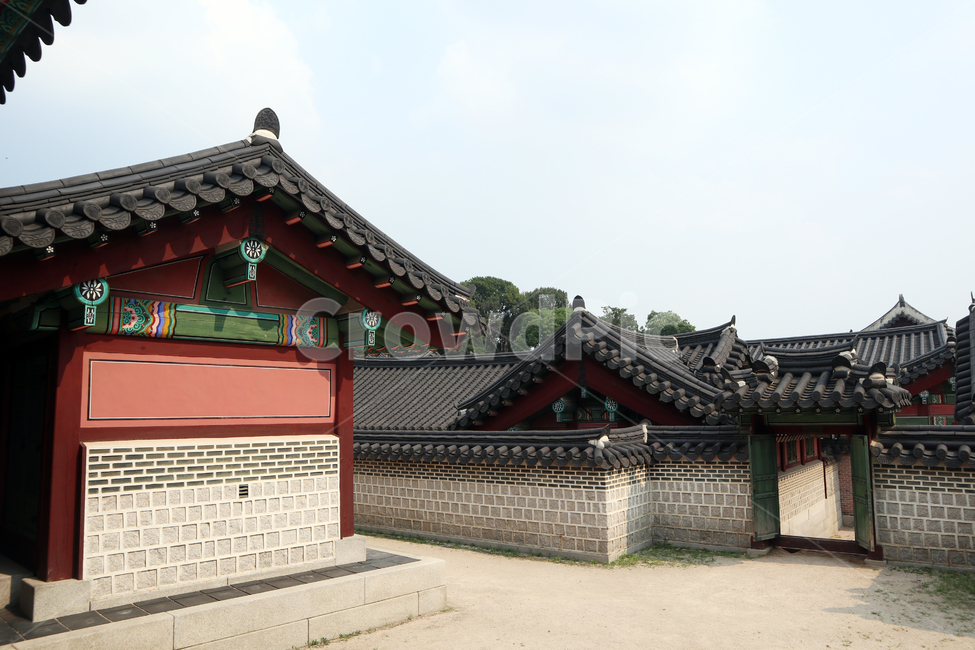 창덕궁,전통무늬,한국의궁,세계문화유산,문화유산,한국,건축물,건축외관,과거,기와,궁궐,서울,관광,단청,오방색,문화재,한국문화재,유형문화재,땅,한국전통,하늘,야외,고궁,지붕,처마,한국랜드마크,랜드마크,한국관광지,한국명소,나무