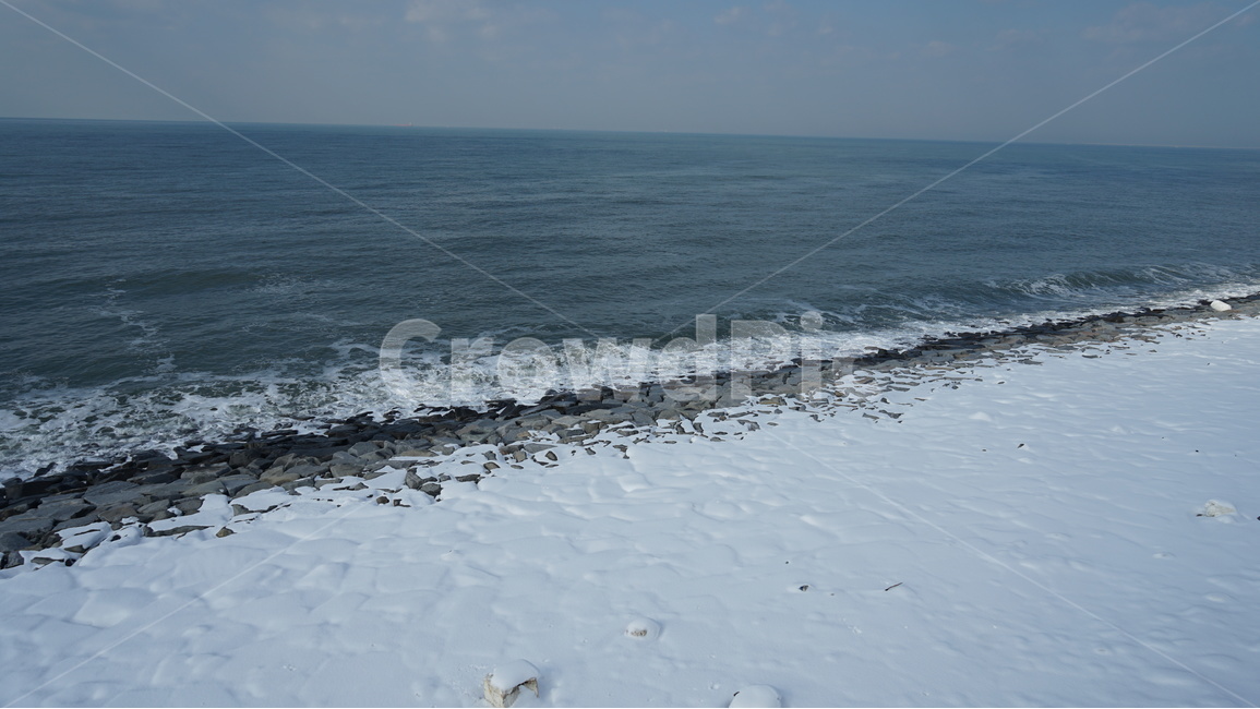 겨울,겨울바다,눈,겨울하늘,파도,겨울,계절,winter,season,자연,풍경,nature,landscape,water,물,sea,바다,ocean,대양,outdoors,옥외