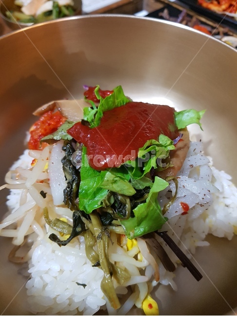놋그릇,전통음식,비빔밥,나물,고추장,쌀,밥,먹거리,식사