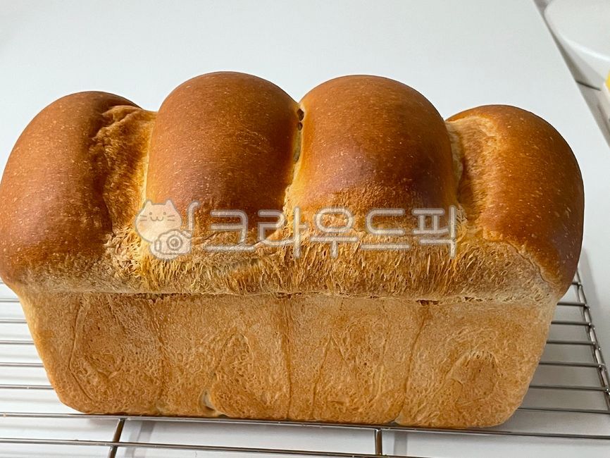 빵,음식,식빵,디저트,우유식빵,breadloaf,food,bread,dessert,sweet,milkbread,loaf,softbread,brown,color,브라운,골든브라운,goldenbrown