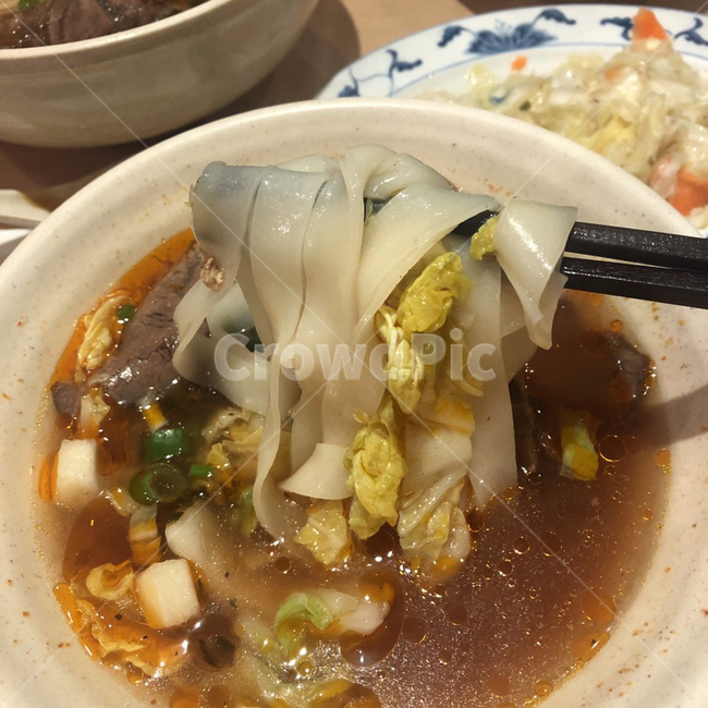 대만국수,아시아국수,면요리,면을젓가락으로,젓가락사용
