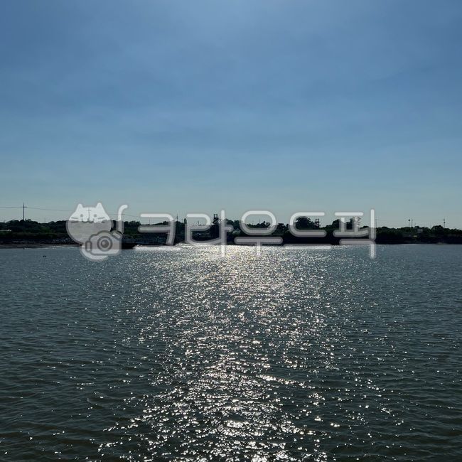 water,waterfront,해안가,nature,outdoors,보트,sky,하늘