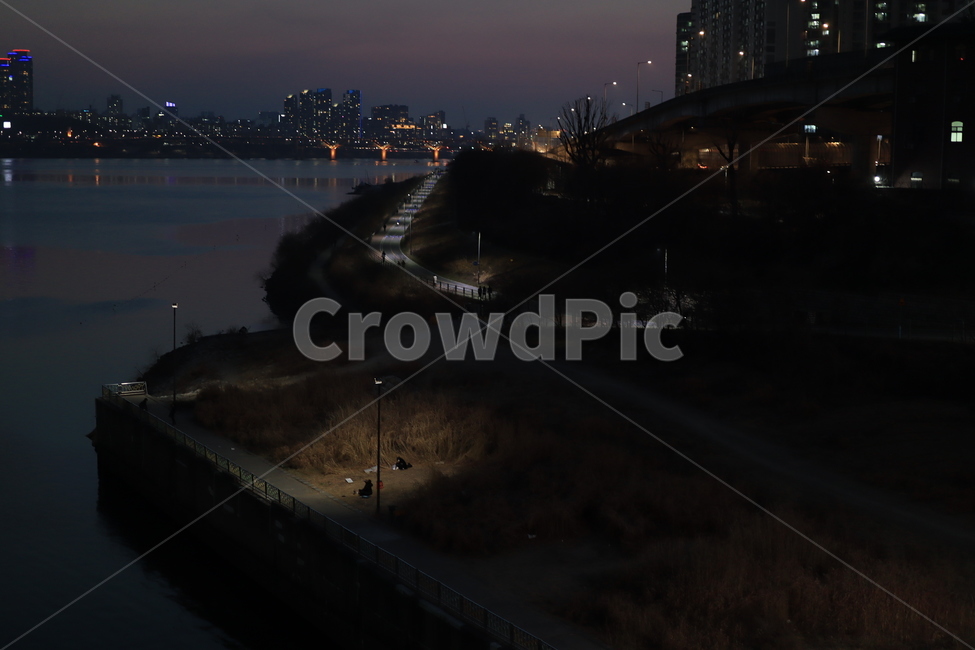한강,야경,자전거도로,가로등,조깅,야경,밤,풍경,nightscape,night,landscape,도시,city,nature,자연,road,도로,outdoors,옥외
