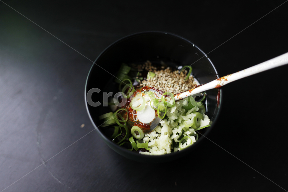 양념장,양념,파,마늘,고추장,참깨,음식,장,음식,식재료,요리,food,cook,meal,dishes,food reserves
