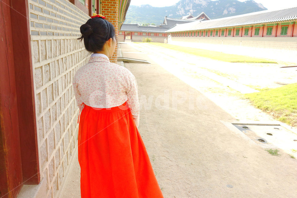 사람,한복,한국,경복궁,전통,여자,woman,전통한복,red,people,한국전통,한국문화,korean traditional,korean culture,한복,한국전통의상,hanbok,korean traditional clothes,랜드마크,landmark,tourist attraction,한국랜드마크,한국관광지,한국명소,korea landmark,korea tourist attraction,사람,인물,인간,human,person,여성,여자,woman,female,lady,건축물,건물외관,exterior,building,structure,architecture,construction