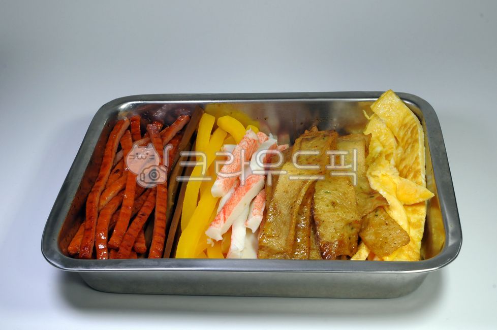 김밥,김밥재료,햄,단무지,맛살,오뎅,우엉,계란,밥,감자,당근,그릇,음식,식사,food,meal,meat,carrot,bowl,white,whitebackground,ham,riceroll,gimbap,ingredients,burdock,pickledradish,egg,지단,분식,소풍,한식,koreanfood,picnic