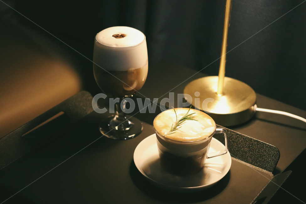 카페,커피,coffee,cafe,아인슈페너,크림라떼,커피,카페,coffee,cafe