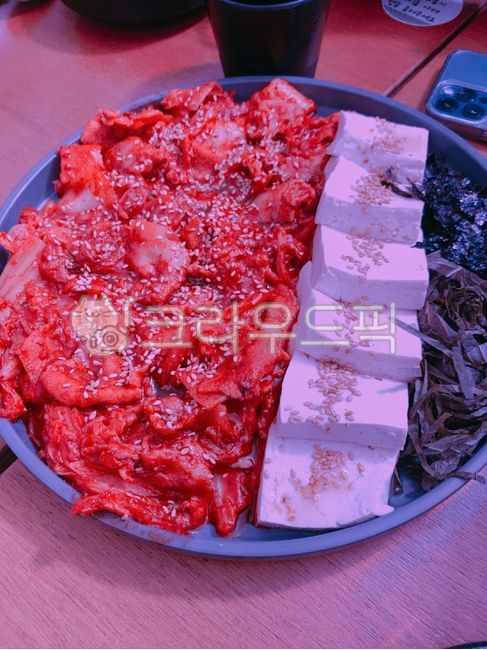 김치,두부,두부김치,김가루,안주,술안주,막걸리