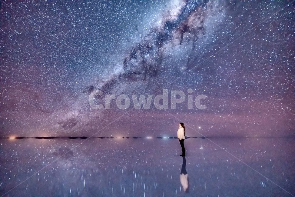 우유니,은하수,소금사막,볼리비아,야경,우유니소금사막,별,밤,밤하늘,자연,자연,풍경,nature,landscape,야경,밤,nightscape,night,해외,외국,세계,foreign,oversea,world,세계자연풍경,해외자연풍경,외국자연풍경,world nature landscape,사람,인물,인간,human,person,여성,여자,woman,female,lady,여행,휴가,traveling,vacation,trip,색깔,색상,색채,색감,color sense,color sensitivity,feeling of color,outdoors,옥외,universe,우주,space,outer space,대기권 밖,astronomy,천문학,nebula,성운