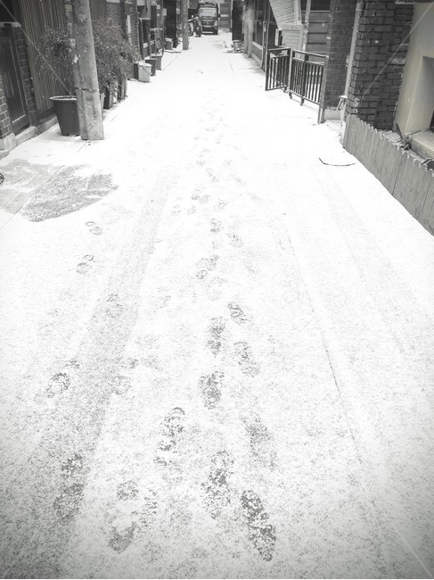 골목길,눈,눈길,발자국,흑백,감성,차가운,하얀눈,겨울,계절,winter,season,골목길,alley