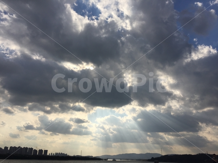 하늘,풍경,구름,저녁풍경,가을,도시,풍경,city,landscape,실루엣,그림자,silhouette,shadow,weather,날씨,nature,자연,outdoors,옥외,sunlight,햇빛,cloud,cumulus,적운,sky