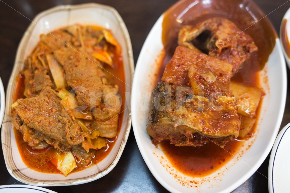 제육볶음,김치볶음,코다리찜,코다리볶음,점심식사,음식,식재료,요리,food,cook,meal,dishes,food reserves,수산물,해산물,fishery products,seafood,한식,한국음식,한국요리,korean food,korean dishes,korean meal,korean cook