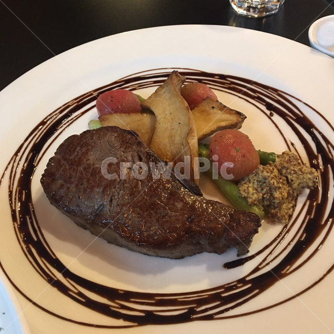 스테이크,맛있는,음식,플레이팅,예쁜플레이팅,데이트,레스토랑,요리,food,meal,dinner,dining,plesant