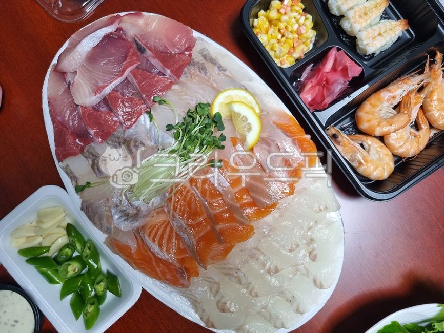 방어회,defenseassociation,음식,food,cook,요리,회,sashimi,rawdishes,생선회,생선,fish,우럭회,연어회,무순,레몬,rockfishsashimi,salmonsashimi,radishsprout,lemon,모둠회,assemblage,스키다시,skidash,모듬회greatdefense,대방어회