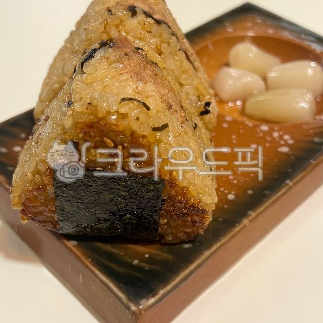 rice balls,Onigiri,Triangle Gimbap,food