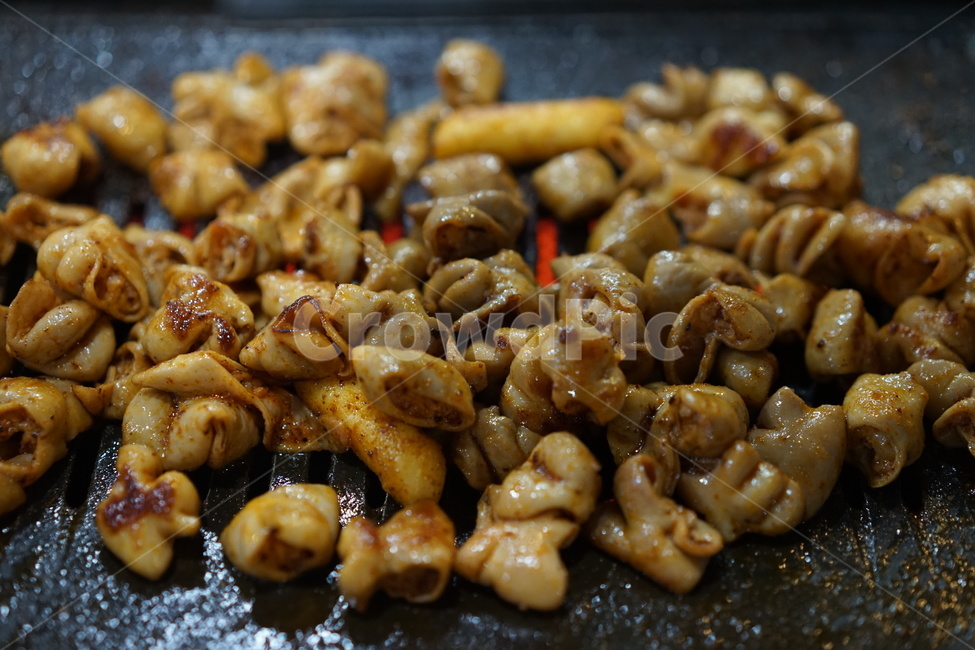 돼지곱창,곱창,양념곱창,한식,육류,내장,한국음식,고깃집,불판,음식,식재료,요리,food,cook,meal,dishes,food reserves,육류,고기,meat