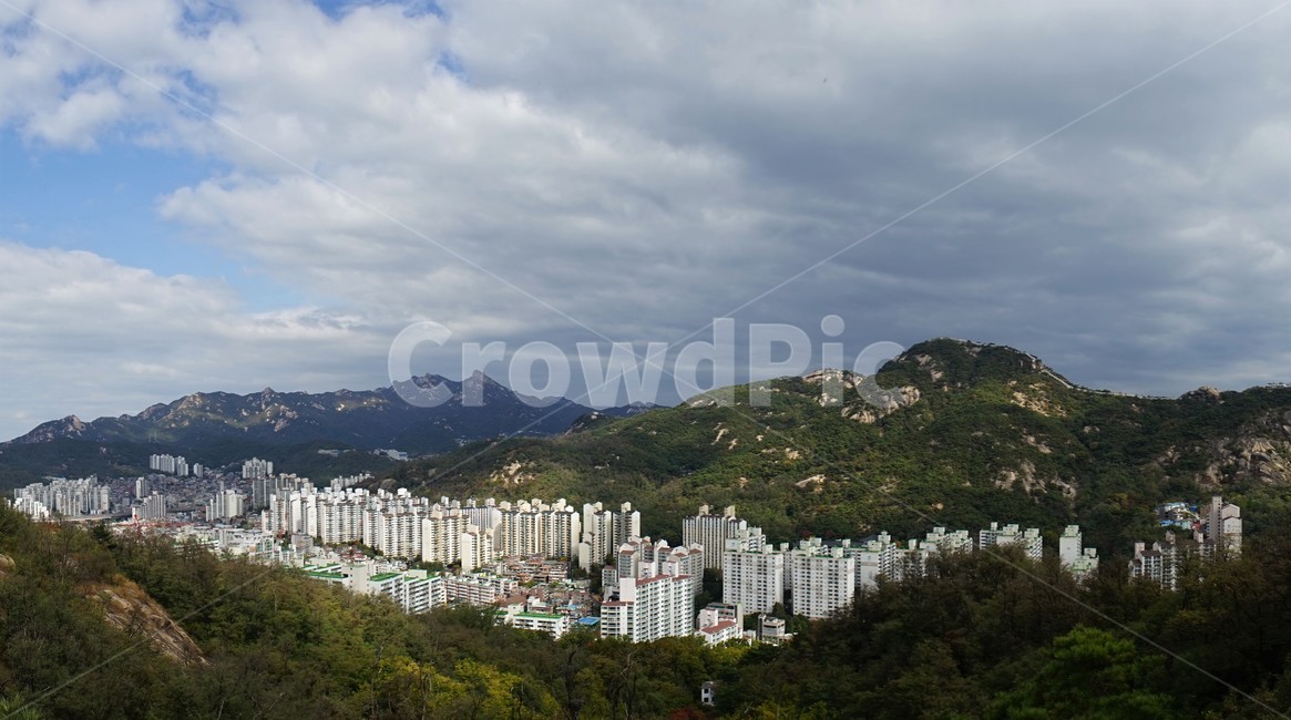 산,나무,숲,자연,녹새,하늘,파란,가을,mountain,trees,forest,복잡,아파트,도시풍경,scene,town,townscape,cityscape,apartment,building,재개발,재건축,투자,투기,건축물,구름,고층건물,urban,주거시설,고층아파트,배경,건축,부동산,건설,도시,풍경,city,landscape,한국도시풍경,한국도시경관,korea cityscape,nature,scenery,outdoors,옥외,경치,aerial view,조감도