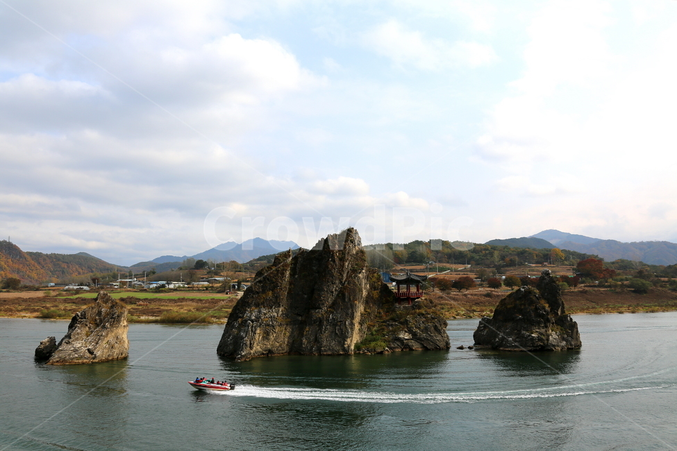 도담삼봉,충주호,뱃놀이,보트,풍경,자연,풍경,nature,landscape,한국자연풍경,한국자연경관,korea nature landscape,land,땅,outdoors,옥외,ocean,대양,sea,바다,water,물,shoreline,해안선