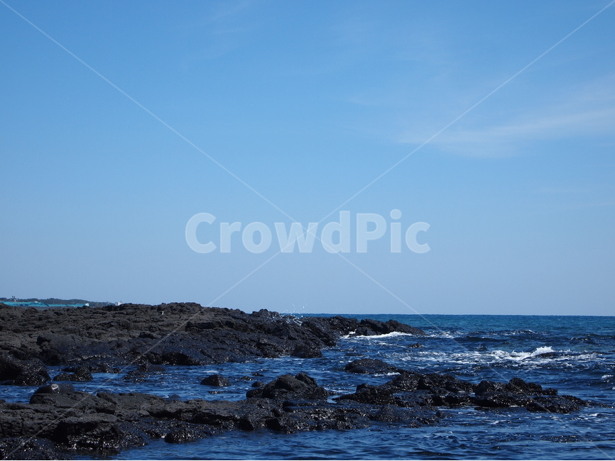 제주도,바다,현무암,수평선,배경,풍경,하늘,jejuisland,sea,ocean,horizon,basalt,background,scenery,blue,sky,자연,풍경,nature,landscape,제주도,jeju,jeju island,architecture,건축물,building,건물,tower,탑,lighthouse,등대,beacon,봉홧불