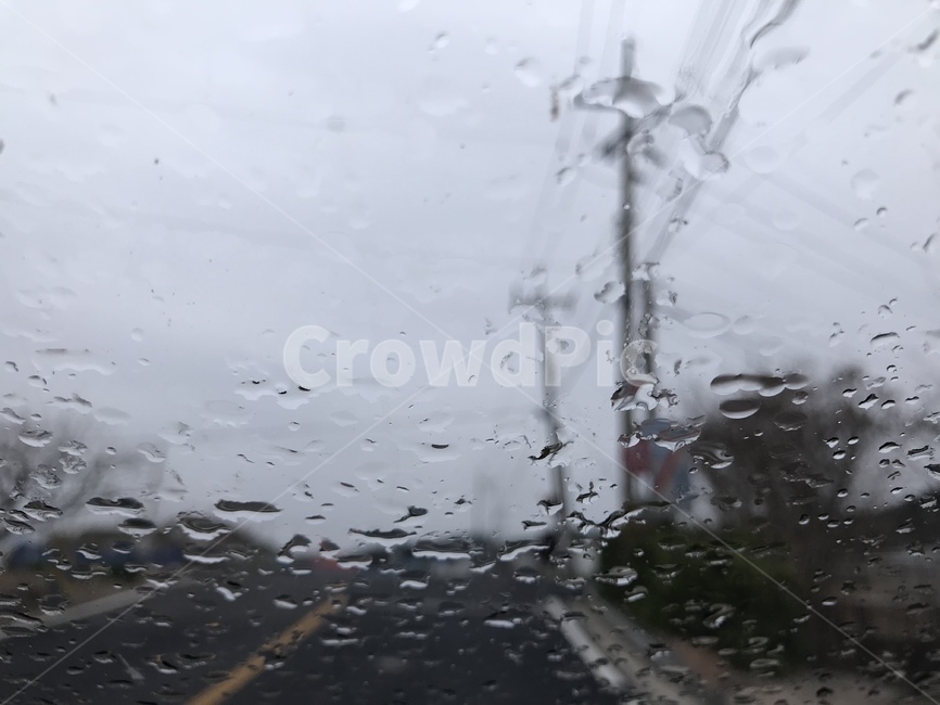 비내리는거리,차창문빗방울,빗방울전신주,거리,비내리는야경,비,비오는날,rain,rainy