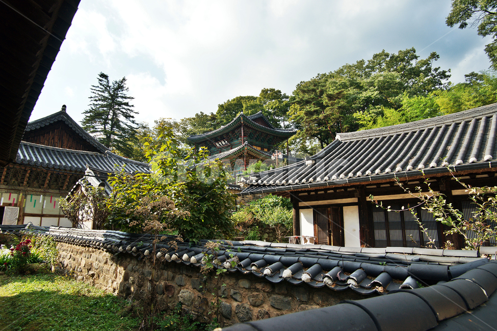 마곡사,고방,돌담,사찰,전통,요사채,태화산,한국전통,한국문화,korean traditional,korean culture,건축물,건물외관,exterior,building,structure,architecture,construction