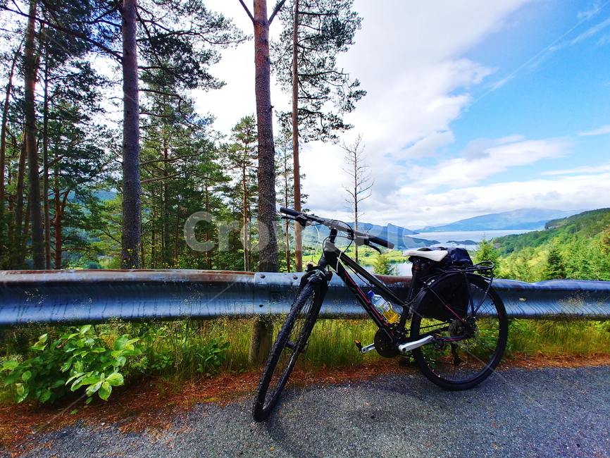 자전거,자전거탄풍경,사이클링,산악자전거,취미,바이크,도로변자전거,bike,bicycle,여행,휴가,traveling,vacation,trip,스포츠,레저,운동,sports,leisure,exercise