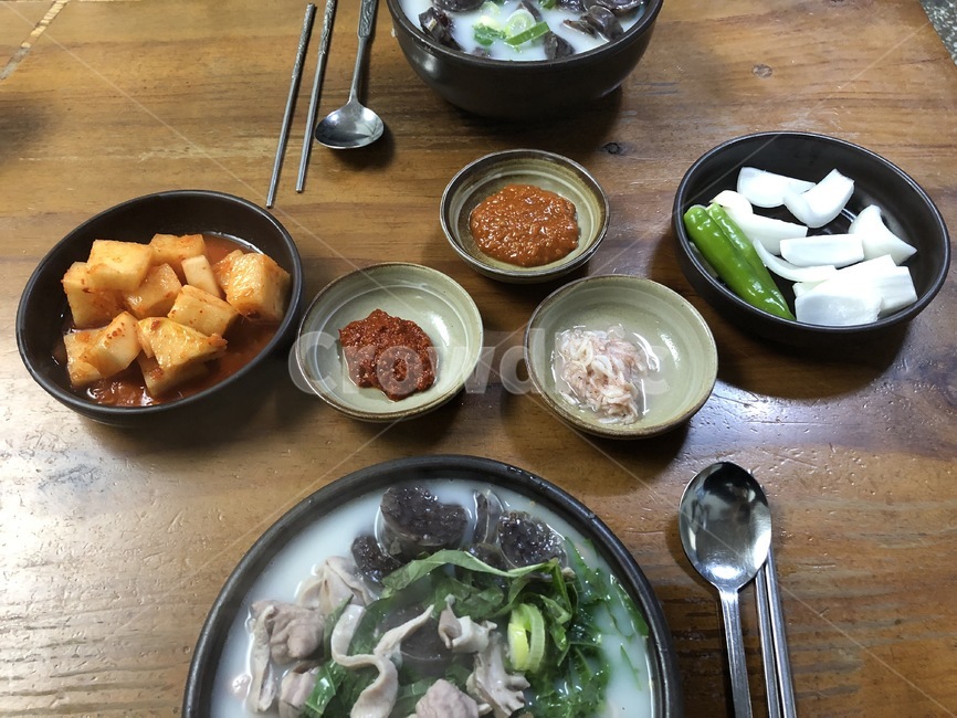 국밥,내장국밥,순대국밥,국밥두그릇,깍두기,음식,식재료,요리,food,cook,meal,dishes,food reserves
