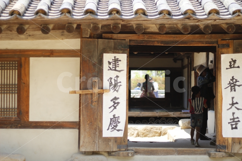 사람,여행,관광,한복,의복,휴가,고궁,한옥,한국,전통,기와,하늘,구름,자연,광화문,경복궁,경회루,조선,사람,인물,인간,human,person,한국전통,한국문화,korean traditional,korean culture