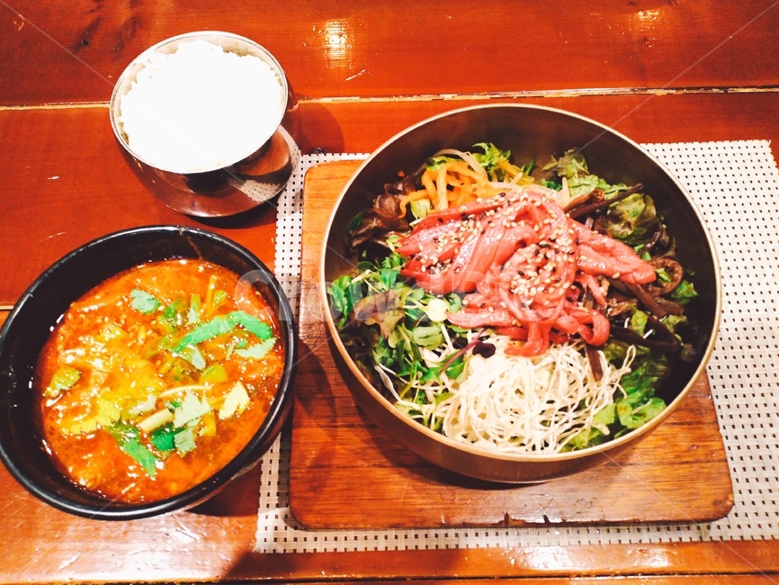 일식,퓨전,육회,국밥,육회비빔밥,음식,비빔밥,food