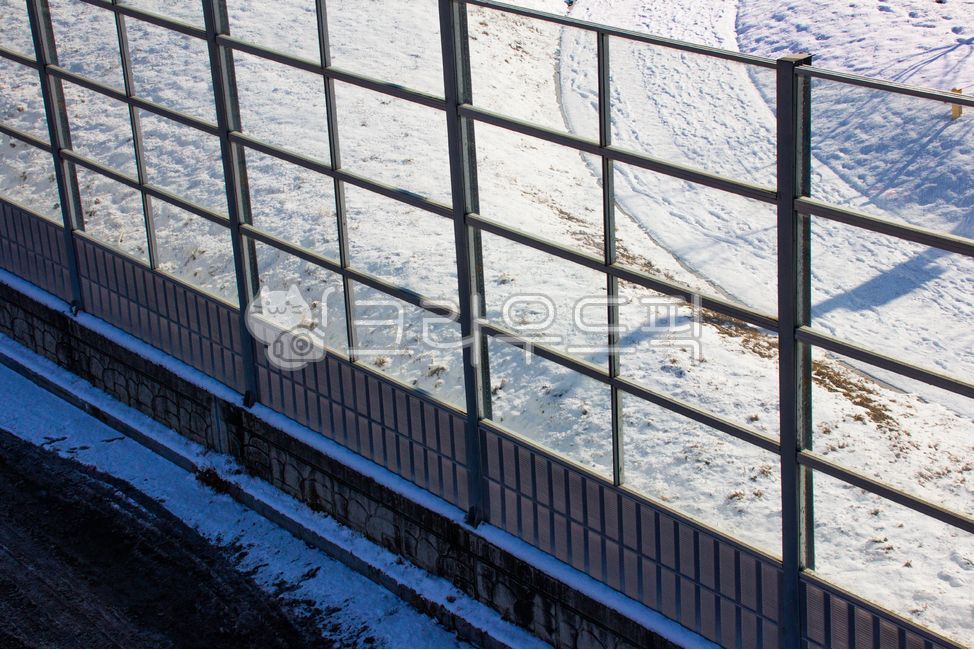 soundproof wall,snow,noise,winter,prevention