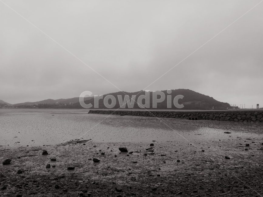 ground,바닥,nature,자연,서해,바다,서해바다,부둣가,갯벌,풍경,물,흑백
