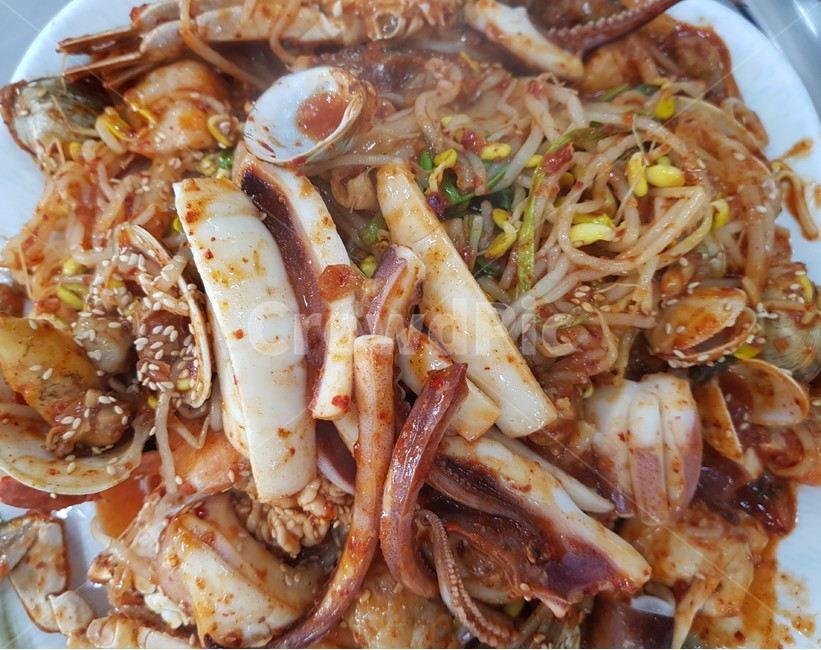 오징어찜,해물찜,해산물,음식,양념,음식사진,먹스타그램,오늘의메뉴,맛집,맛집추천,음식기록,일상기록,푸드스타그램,음식스타그램,미식,한끼식사,외식메뉴,집밥,요리사진,플레이팅,푸짐한한상,맛있는한끼,식사시간,맛집투어,먹방,식단관리,야식,점심메뉴,저녁메뉴,간식타임,푸드사진,일상공유,음식취향,한식양식,음식,식재료,요리,food,cook,meal,dishes,food reserves,수산물,해산물,fishery products,seafood,한식,한국음식,한국요리,korean food,korean dishes,korean meal,korean cook