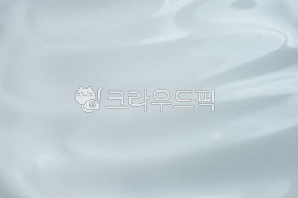 yogurt,close up,Greek yogurt,Plain Yogurt,Lactobacillus fermented milk,milk,verdure,dairy product,Yoplait,food,Yakult,White,background,Dairy processed food,Food Ingredients