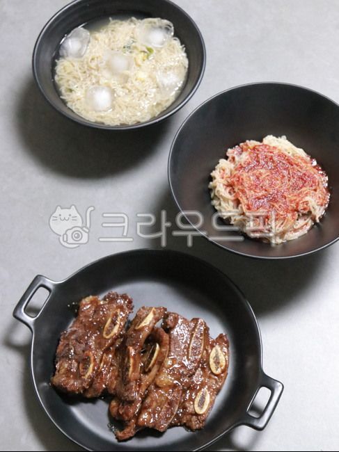 Seasoned ribs,restaurant,Bibim Naengmyeon,Korean,rib,breakfast,dinner,Cold noodles