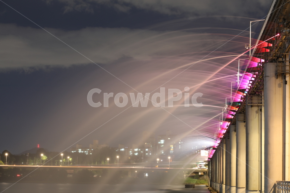 잠수교,반포대교,분수,분수쇼,야경,bridge,fountain,night,야경,밤,풍경,nightscape,night,landscape,건축물,건물외관,exterior,building,structure,architecture,construction,water,물,lighting,조명