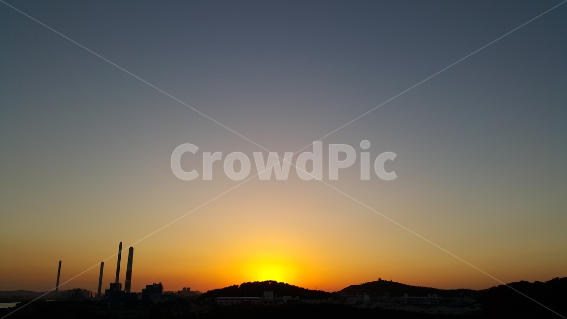 노을,파랑,하늘,서해,산,공단,sunset,sky,blue,mountain,자연,풍경,nature,landscape,outdoors,옥외,일몰,dusk,황혼,dawn,새벽,red sky,붉은 하늘
