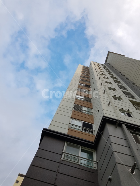 아파트,하늘,구름,도시,건물,city,건축물,건물외관,exterior,building,structure,architecture,construction