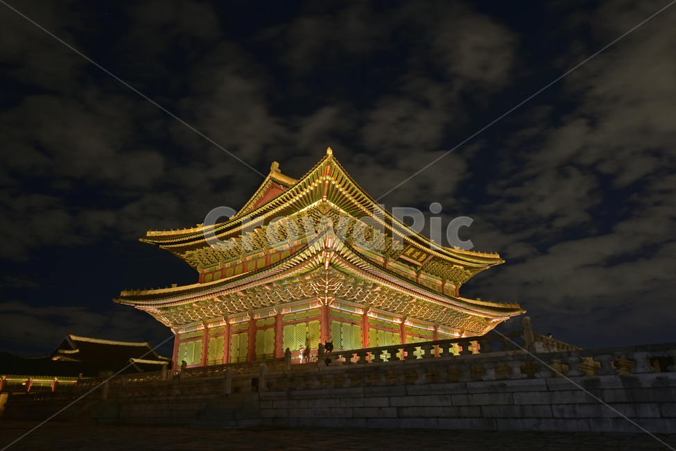 경복궁,경회루,근정전,강녕전,사정전,야경,야간개장,문화재청,야경,밤,풍경,nightscape,night,landscape,한국전통,한국문화,korean traditional,korean culture,랜드마크,landmark,tourist attraction,한국랜드마크,한국관광지,한국명소,korea landmark,korea tourist attraction,건축물,건물외관,exterior,building,structure,architecture,construction,pagoda,탑,shrine,신사,건물,worship,예배