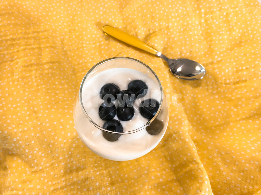 블루베리,요거트,아침식사,다이어트,노랑,플레이팅,디저트,후식,food,dessert,건강,채소,과일,음식,식재료,요리,food,cook,meal,dishes,food reserves,아침식사,조식,브런치,breakfast,brunch