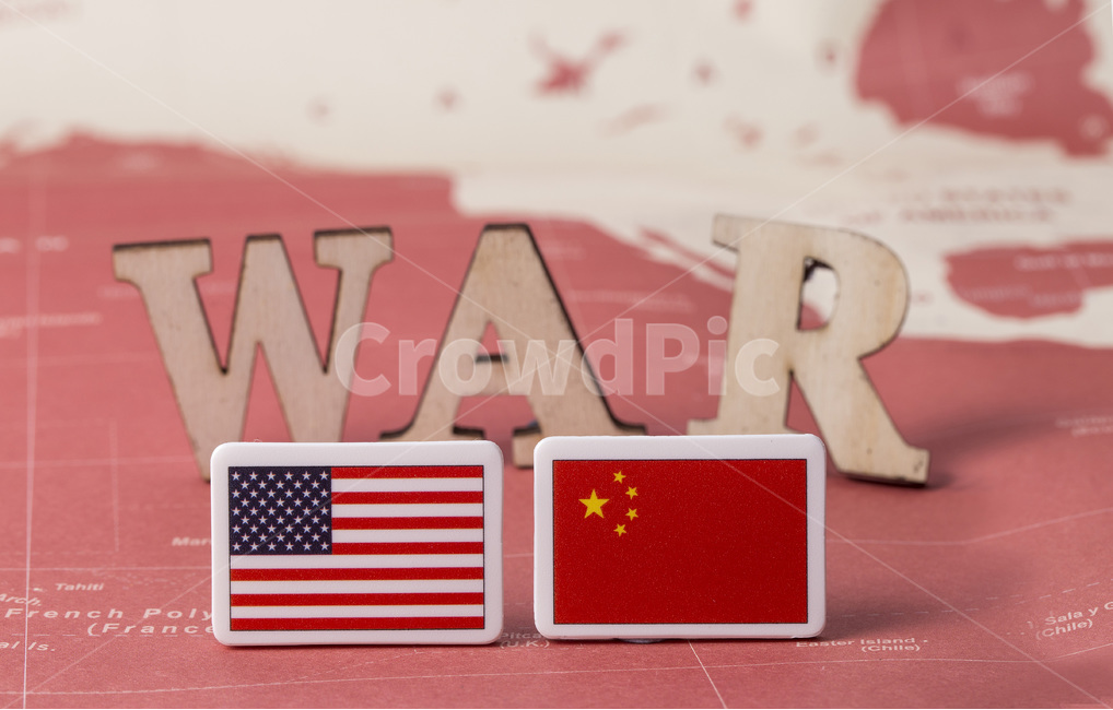 세계지도,미국,중국,무역전쟁,국기,flag,무역,전쟁,trade,지도,국가,문화,민주주의,플래그,지리,애국심,조각,자존심,기호,무역전쟁,세계,미국국기,중국국기,글로벌,경쟁,중국지도,아메리카,차이나,상징,평화,레드,협정,해외,외국,세계,foreign,oversea,world,비즈니스,사업,business,service,work,연출,컨셉,콘셉,direction,concept
