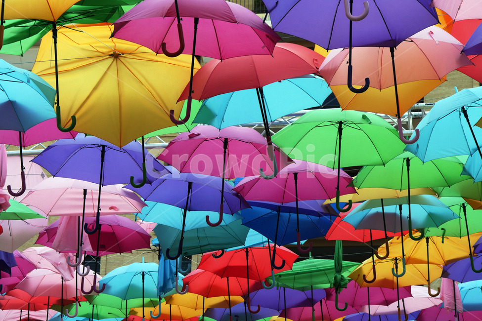 우산,컬러감,알록달록,구성,설치,오색우산,umbrella,설치작품,데코레이션,데코,decoration,형광색,파스텔톤,형광,네온컬러,색깔,색상,색채,color,sensecolor,sensitivityfeelingofcolor,사물,오브제,objet,패턴,배경,장식,설치물