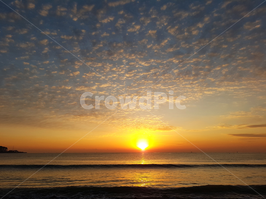 nature,자연,outdoors,옥외,붉은하늘,redsky,햇빛,sunlight,dusk,황혼,sky,하늘,dawn,새벽,일몰,sunset,일출,해돋이,바닷가,해변,바다,태양
