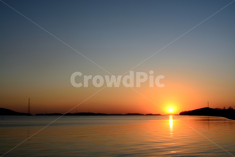 바다,석양,일몰,태양,경치,풍경,태양빛,자연,풍경,nature,landscape,outdoors,옥외,sunlight,햇빛,sky,하늘,sunset,dusk,황혼,dawn,새벽,red sky,붉은 하늘