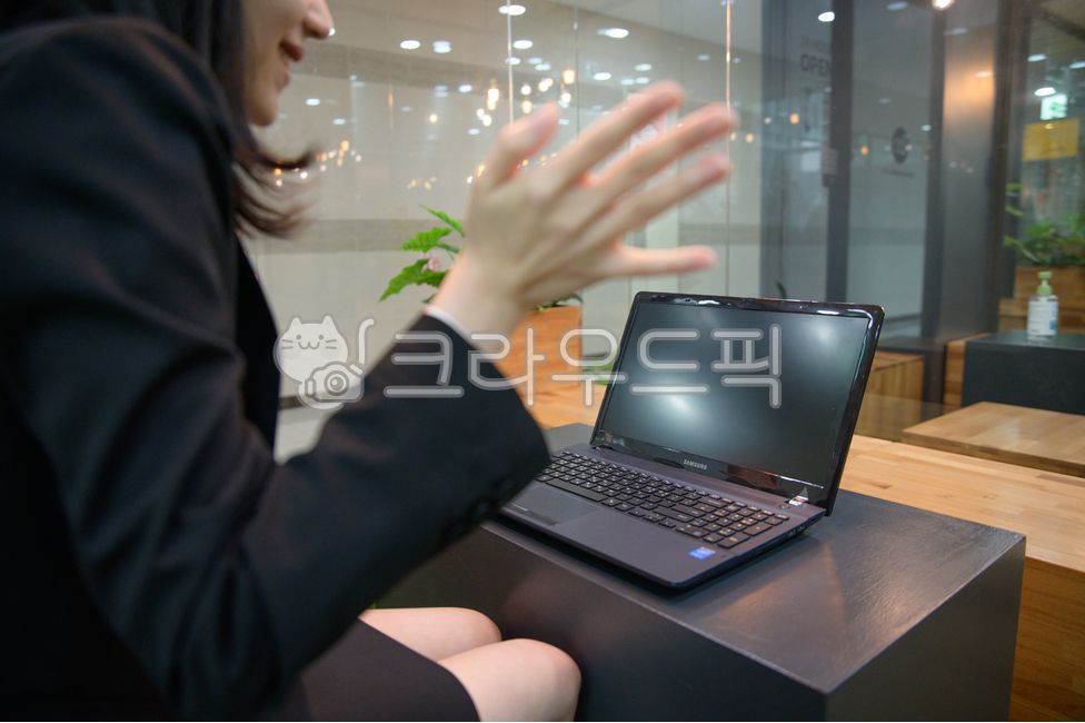 비지니스우먼,직장인,여성대표,ceo,여성직장인,점심시간,회의,화상회의,광고모델